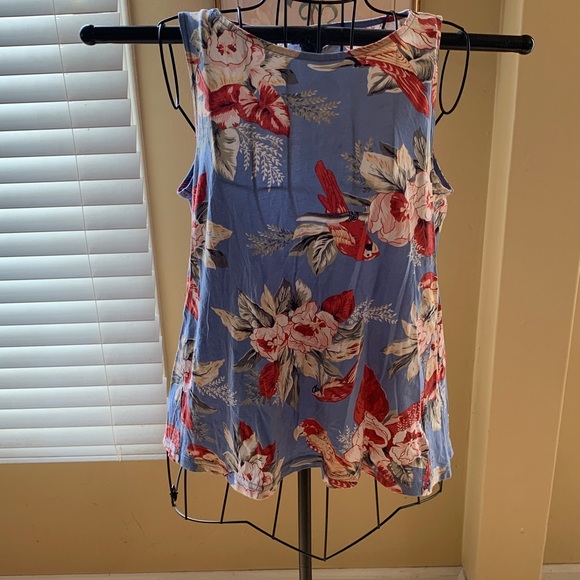Chaps Tops - CHAPS Blue Floral Sleeveless Top with Parrot